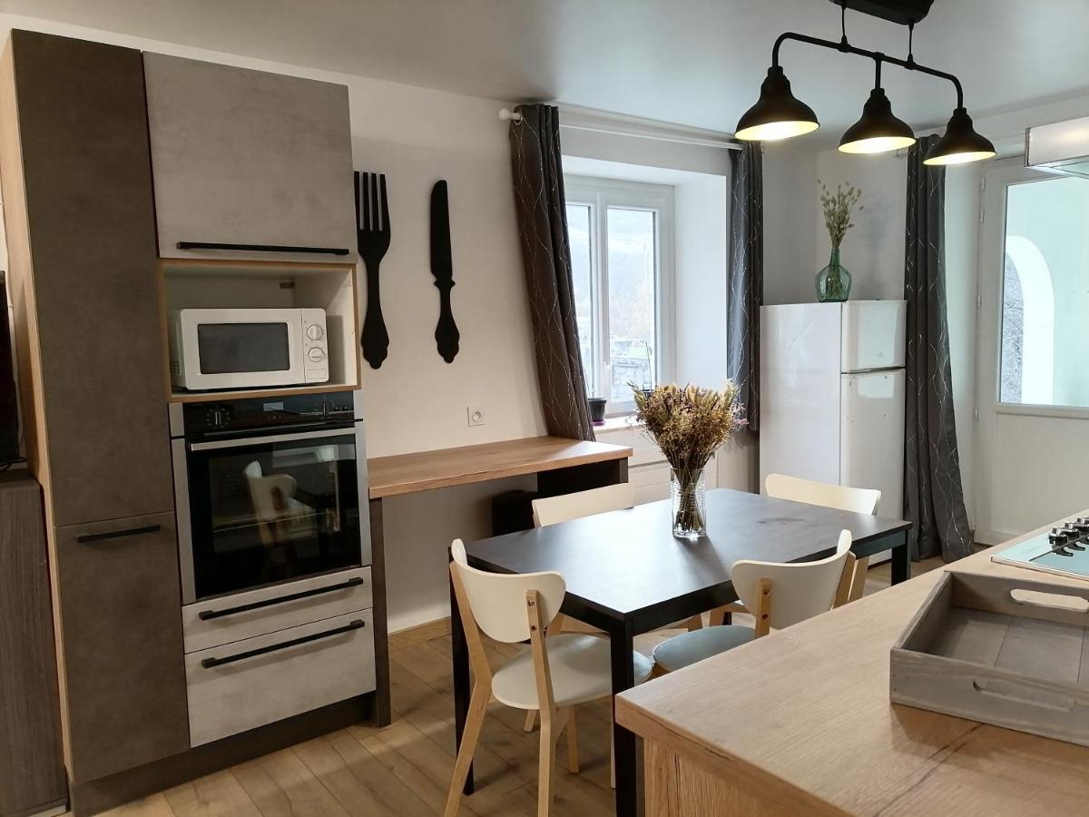 Aux D'Estaing Croises, Gite De Montagne Accessible A Tous Exterior photo