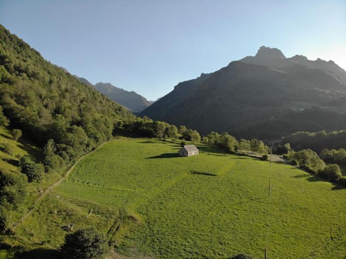 Aux D'Estaing Croises, Gite De Montagne Accessible A Tous Exterior photo